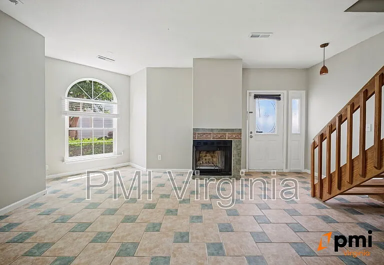 810 Gable Way — Photo 5