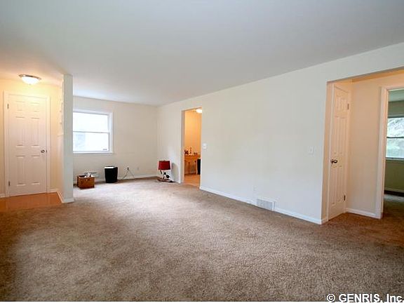 5th image of 776 Rumson Rd