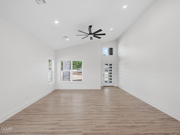 4th image of 2201 Modern Ave
