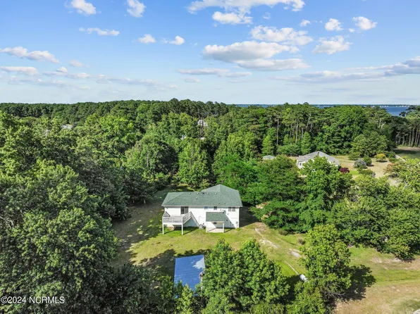 121 Noahs Lane, Point Harbor, NC 27964