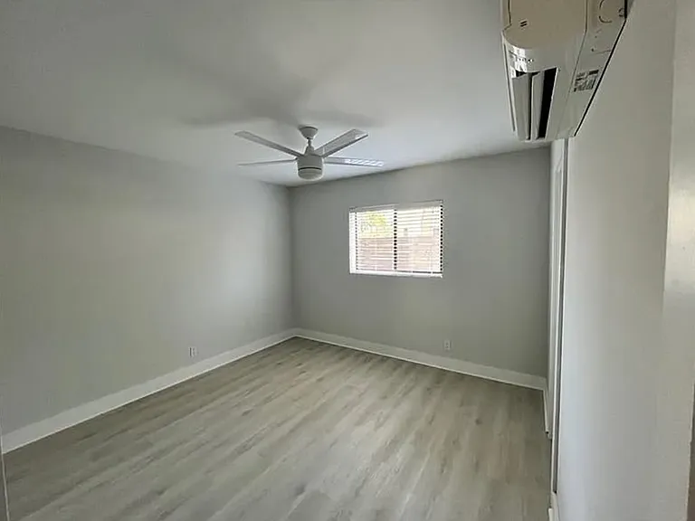 1273 NE 38th St #3 — Photo 9