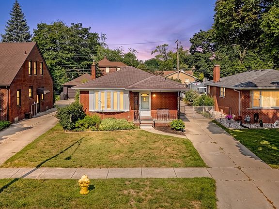 2nd image of 2910 Parkwood St