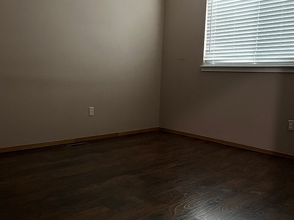 5th image of 23753 Columbus Ave