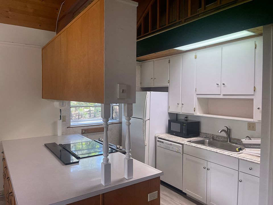1st image of 19844 Pine Dr E