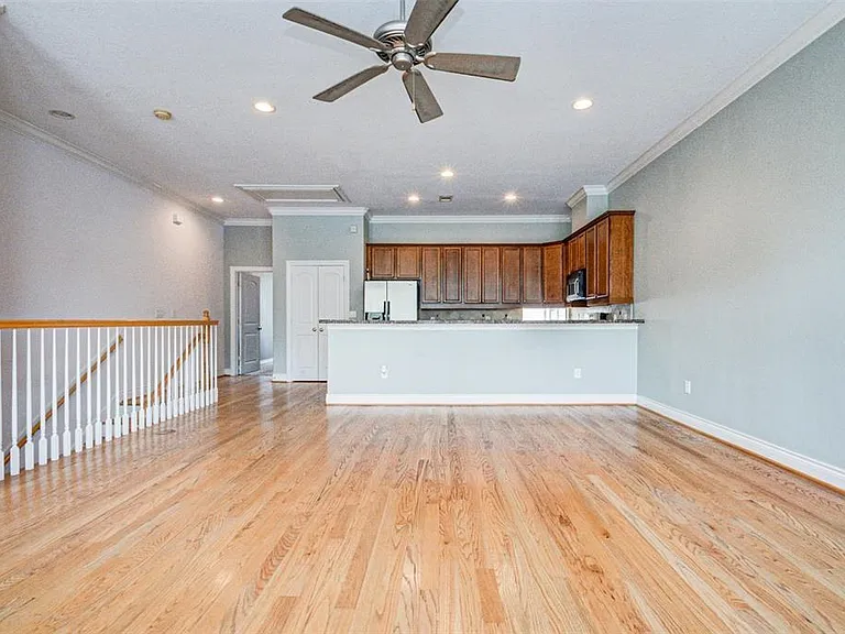 1507 Paige St — Photo 24