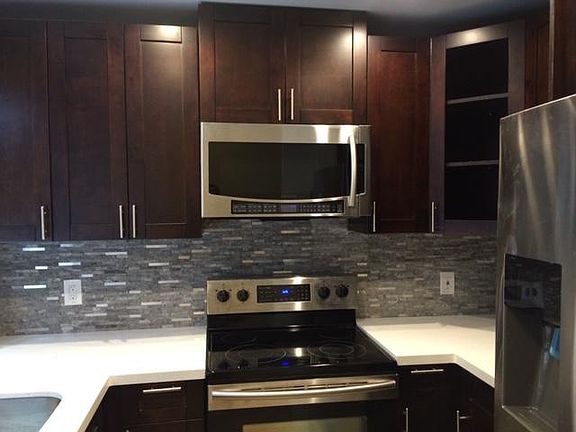 2nd image of 430 SE 7th St APT 102E