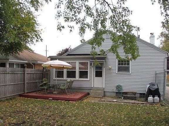 2nd image of 1016 Ardmore St SE