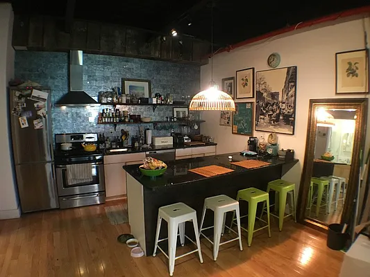 Rented by Bond New York | media 23