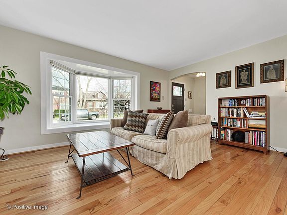 2nd image of 810 Portsmouth Ave