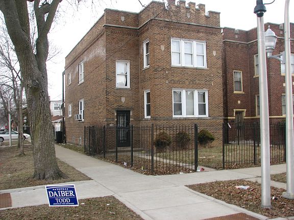 2nd image of 1700 N Mayfield Ave