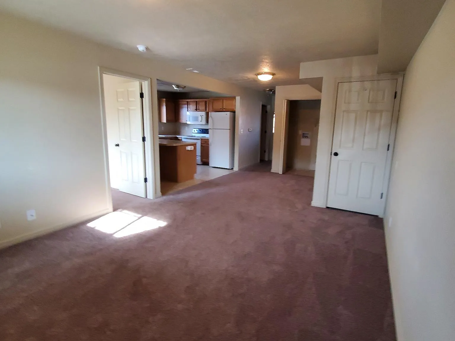 2 bed, 930 sqft, $1,025 — Photo 2