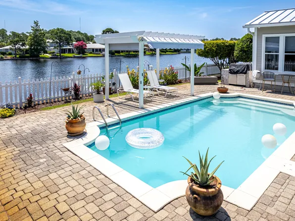 2077 Olde Towne Ave, Miramar Beach, FL 32550