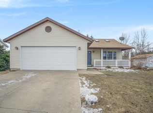 13150 Thistlewood Ln, Holland, MI 49424