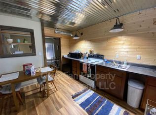 519 W 8th St, Maryville, MO 64468