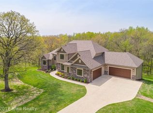 6304 Ford Trl, Norwalk, IA 50211