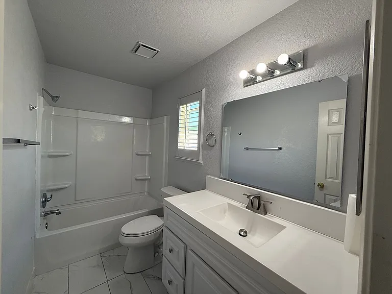 808 Saint Helena Pl — Photo 18