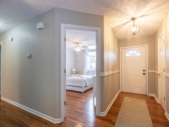 3rd image of 3979 N Feerwood Ct