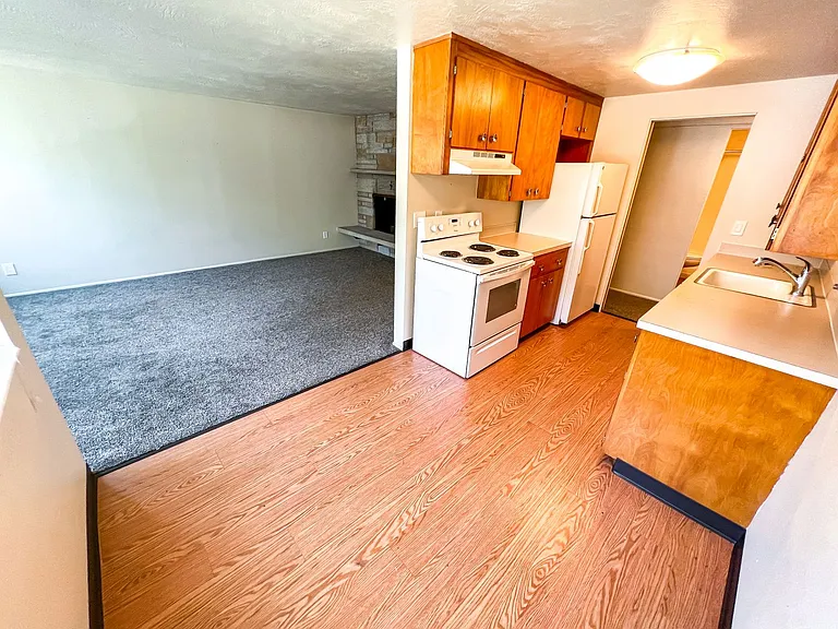IRO Apartments — Photo 1