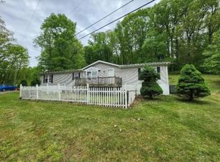458 Cedar Rd, Crab Orchard, WV 25827