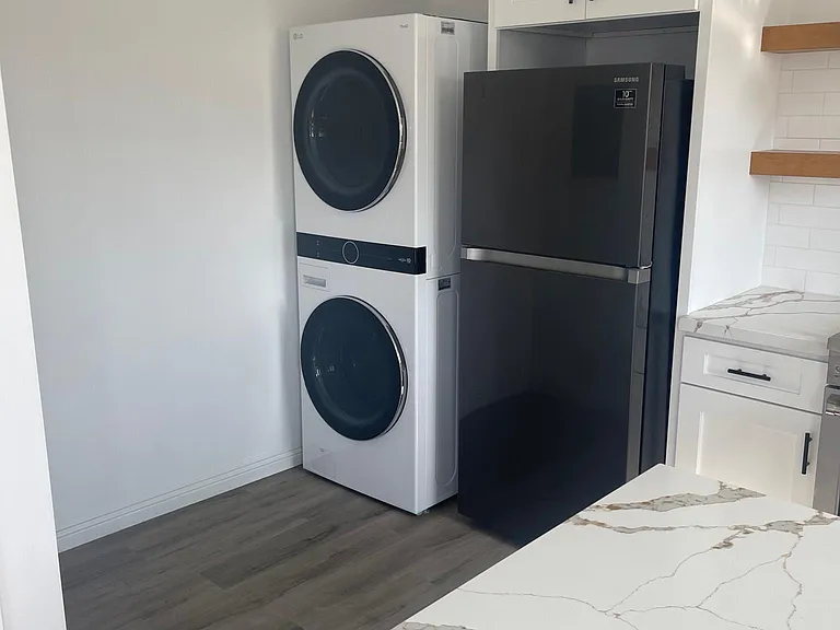 1373 Edgefield St #B — Photo 8