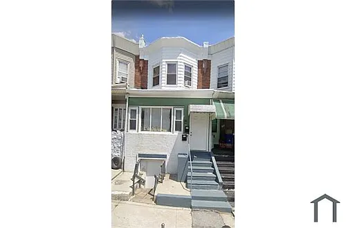 1529 N Alden St #2 Photo 1