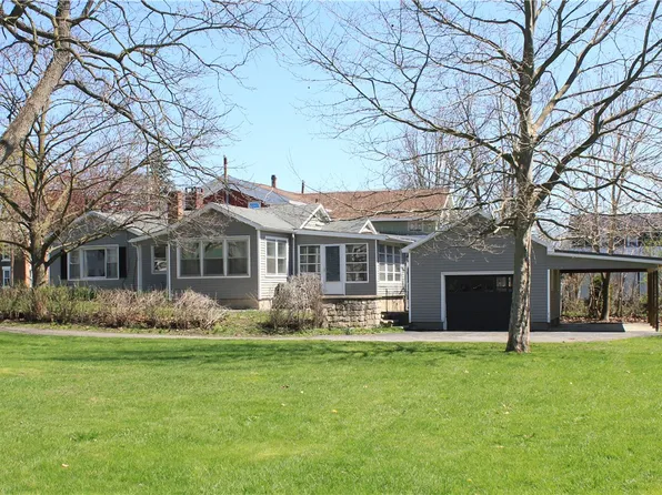 10 Montezuma St, Lyons, NY 14489