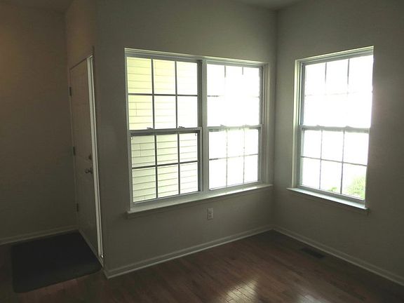 4th image of 3357 Grove Ln #1
