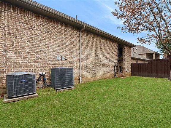 3rd image of 2115 N Hill Dr