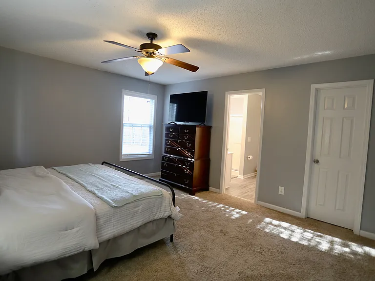 350 Woodgreen Dr — Photo 16