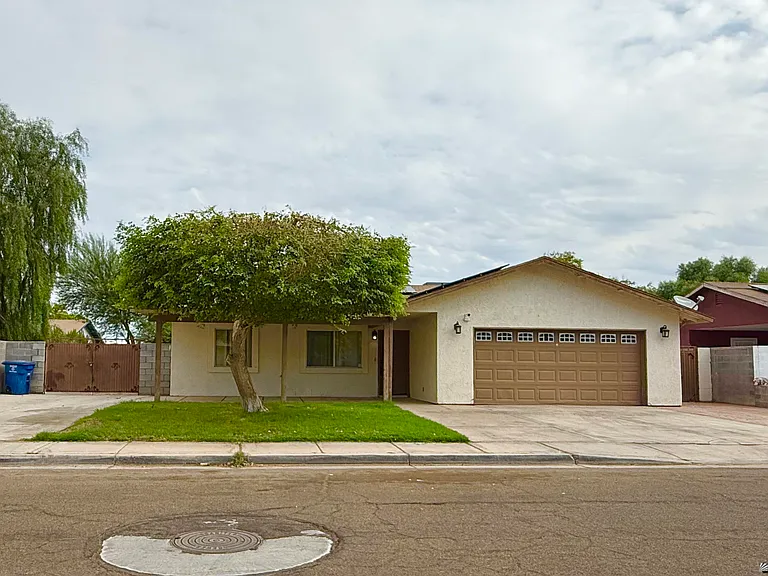 4590 W 19th Pl — Photo 2