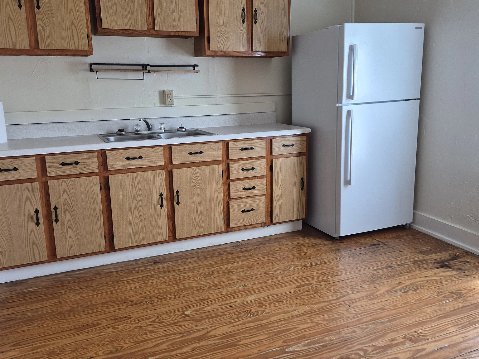 2 bed, 950 sqft, $1,500 — Photo 2