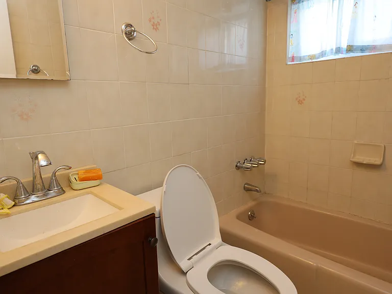 178 Spratt Ave — Photo 29