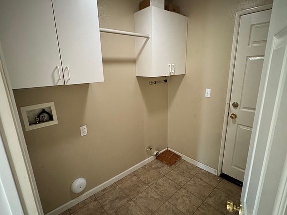 3rd image of 22066 Country Hills Dr