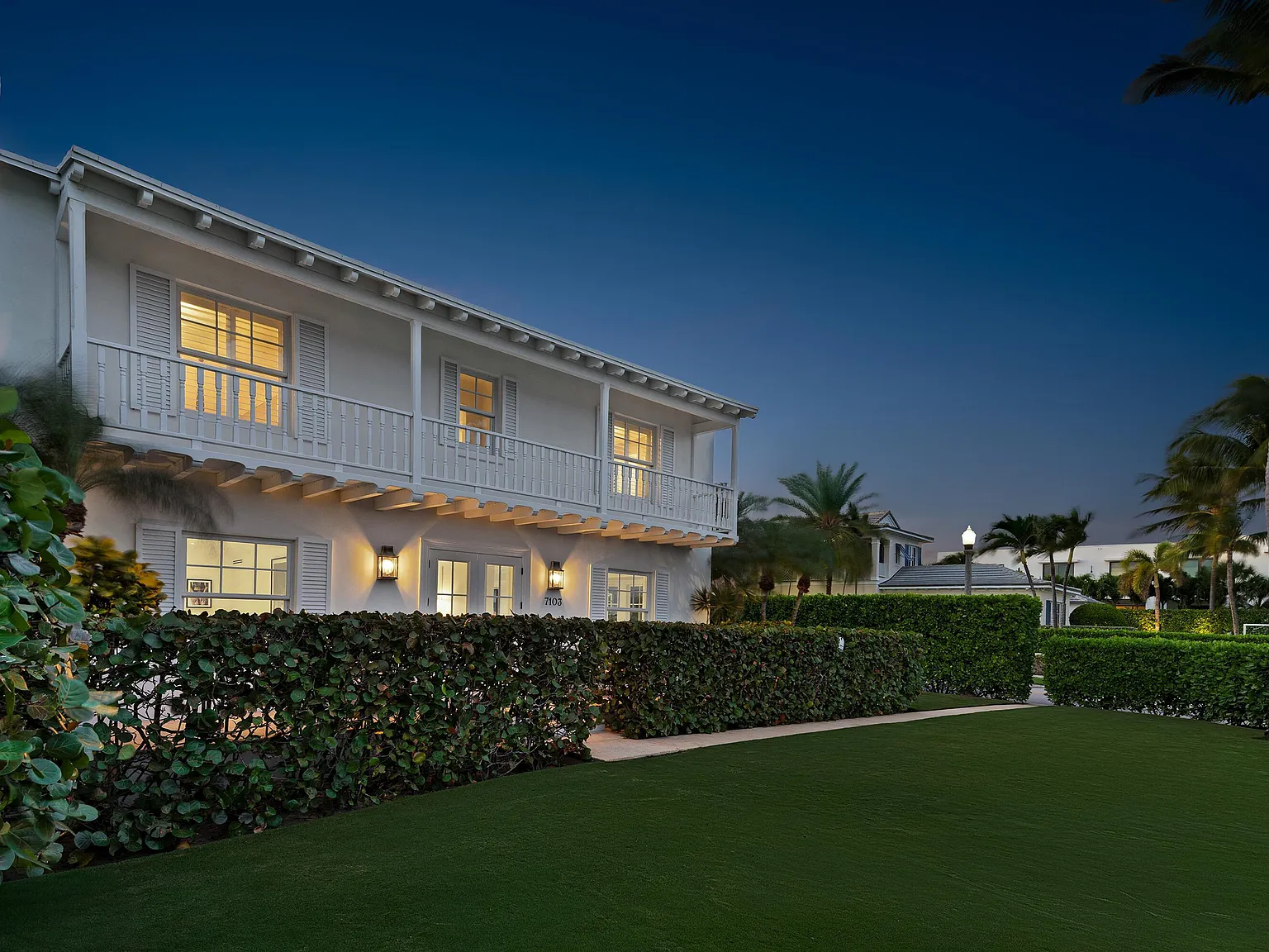 5 bed, 6.0 bath, 4526 sqft, $40,000 — Photo 4