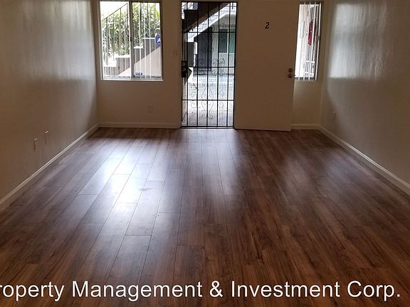 4th image of 6634 Woodman Ave APT 2