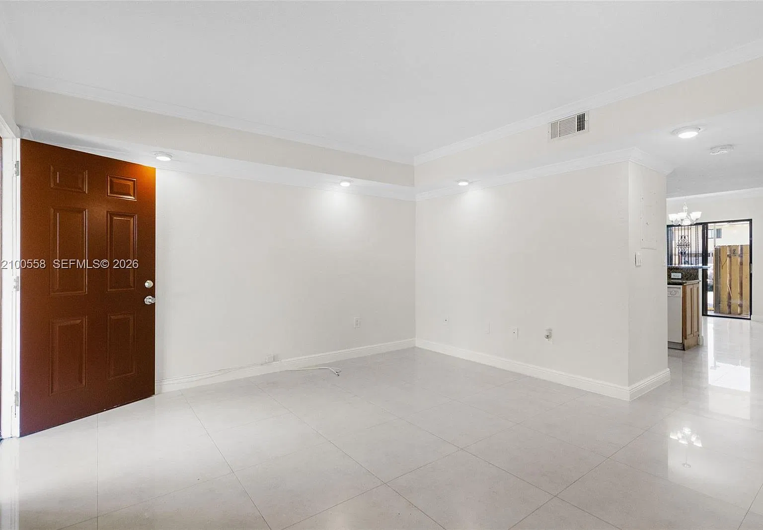 Espana Villas Condo — Photo 3