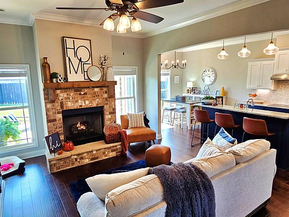 3rd image of 104 Brier Valley Dr