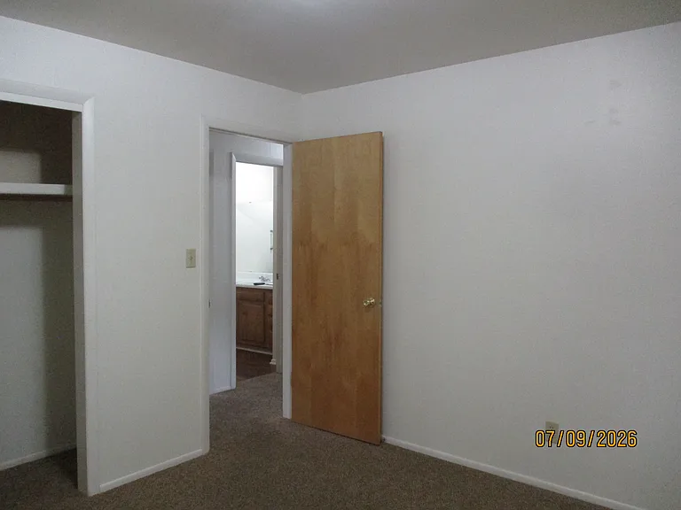 450 Crestmoor Rd — Photo 11