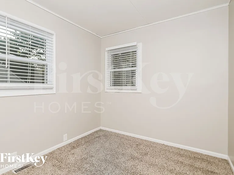 1798 Maple Ave — Photo 12