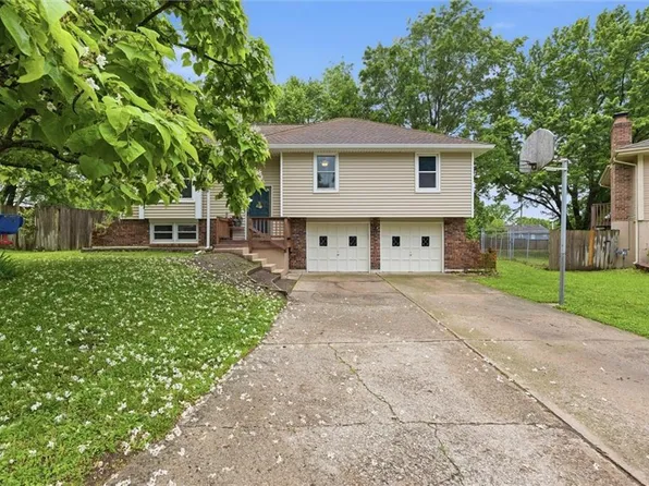 629 SW 36th Ter, Lees Summit, MO 64082
