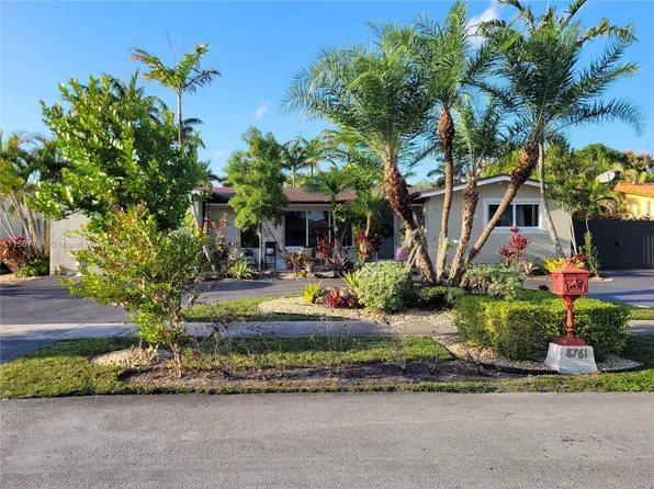 8761 SW 49th St, Miami, FL 33165