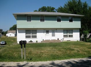 1012 11th St, Silvis, IL 61282