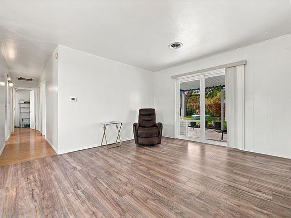 5th image of 2306 Dallas St