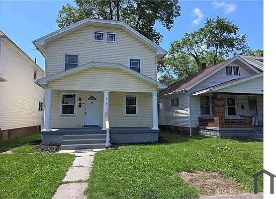 305 Westwood Ave — Photo 1
