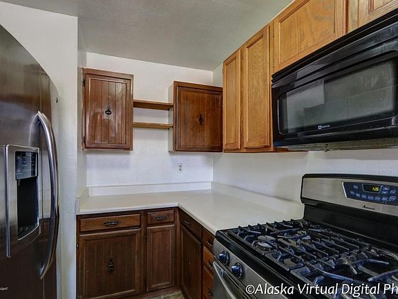 3rd image of 134 E Auklet Ave