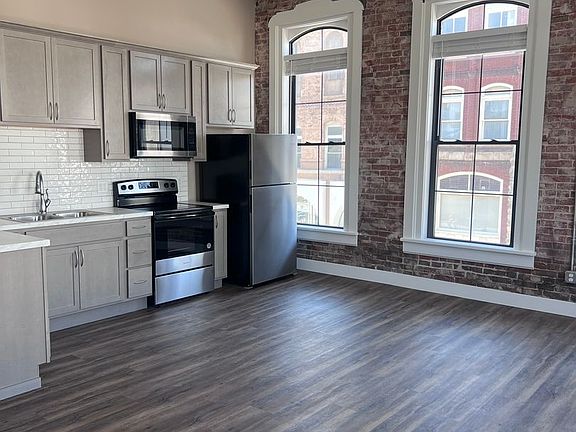 2nd image of 236 N 6th St #201