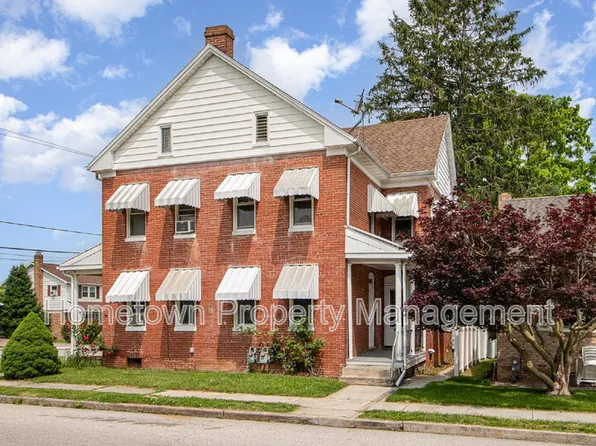 303 Ridge Ave, Mc Sherrystown, PA 17344