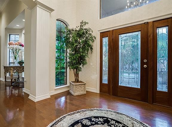 3rd image of 1716 Richlen Way