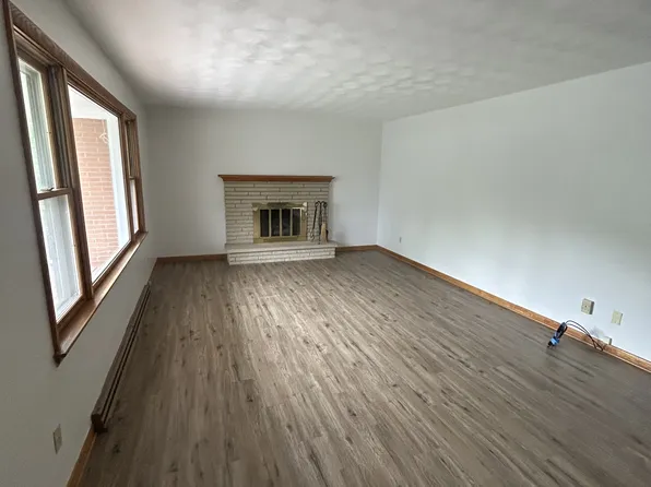 296 Knoll Dr, Granville, OH 43023