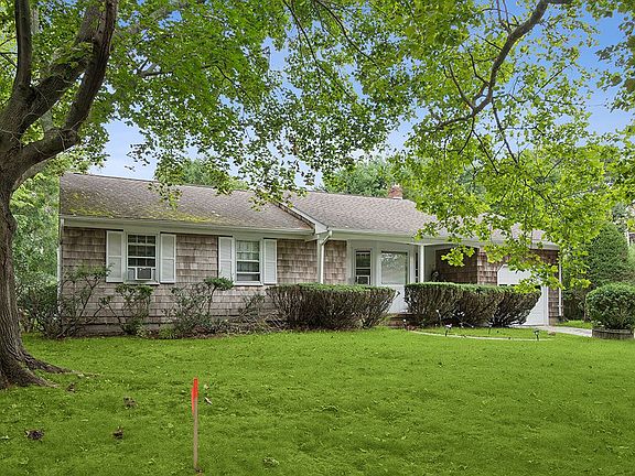2nd image of 1 Boxwood St